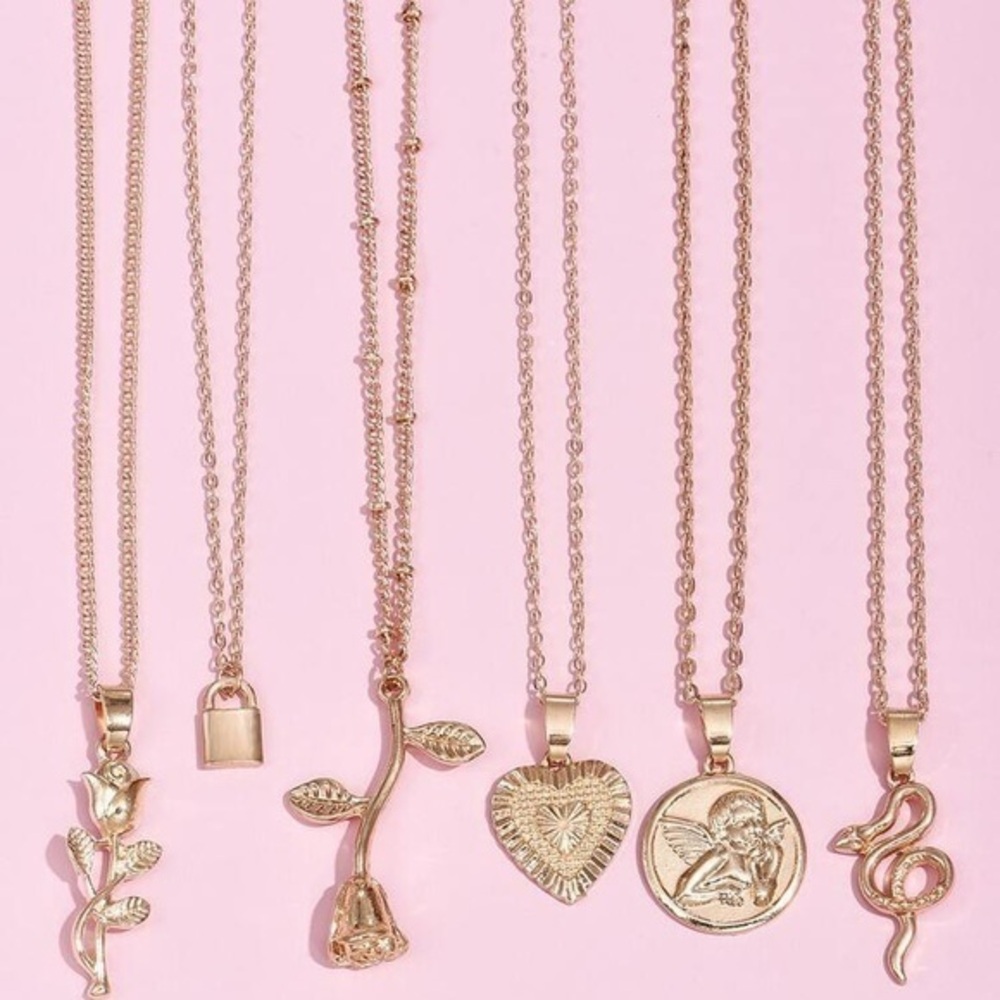 NEW!! 💛 6pc Pendant Necklace